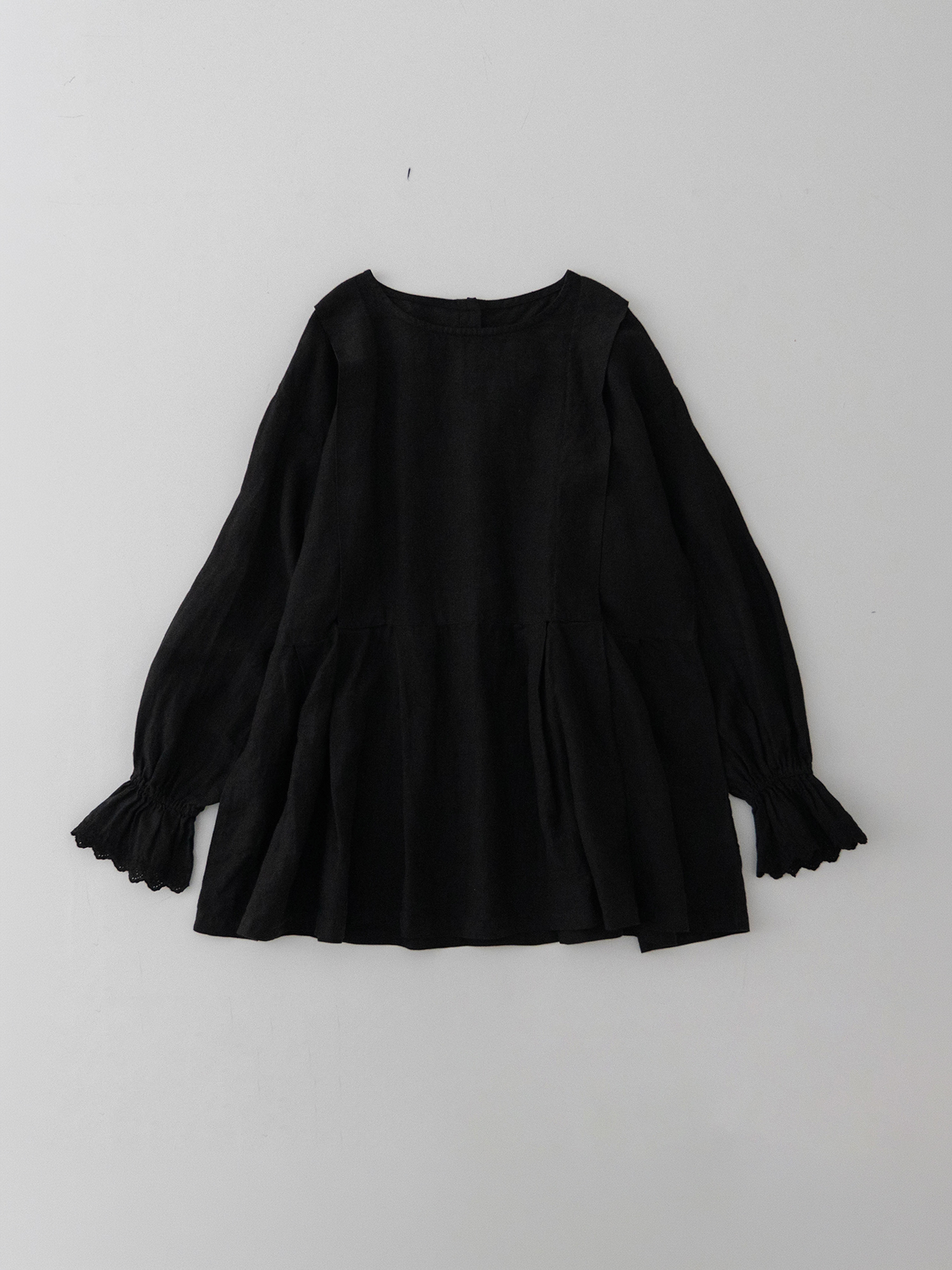Linen Scallop Lace Two-way Pleated Blouse
