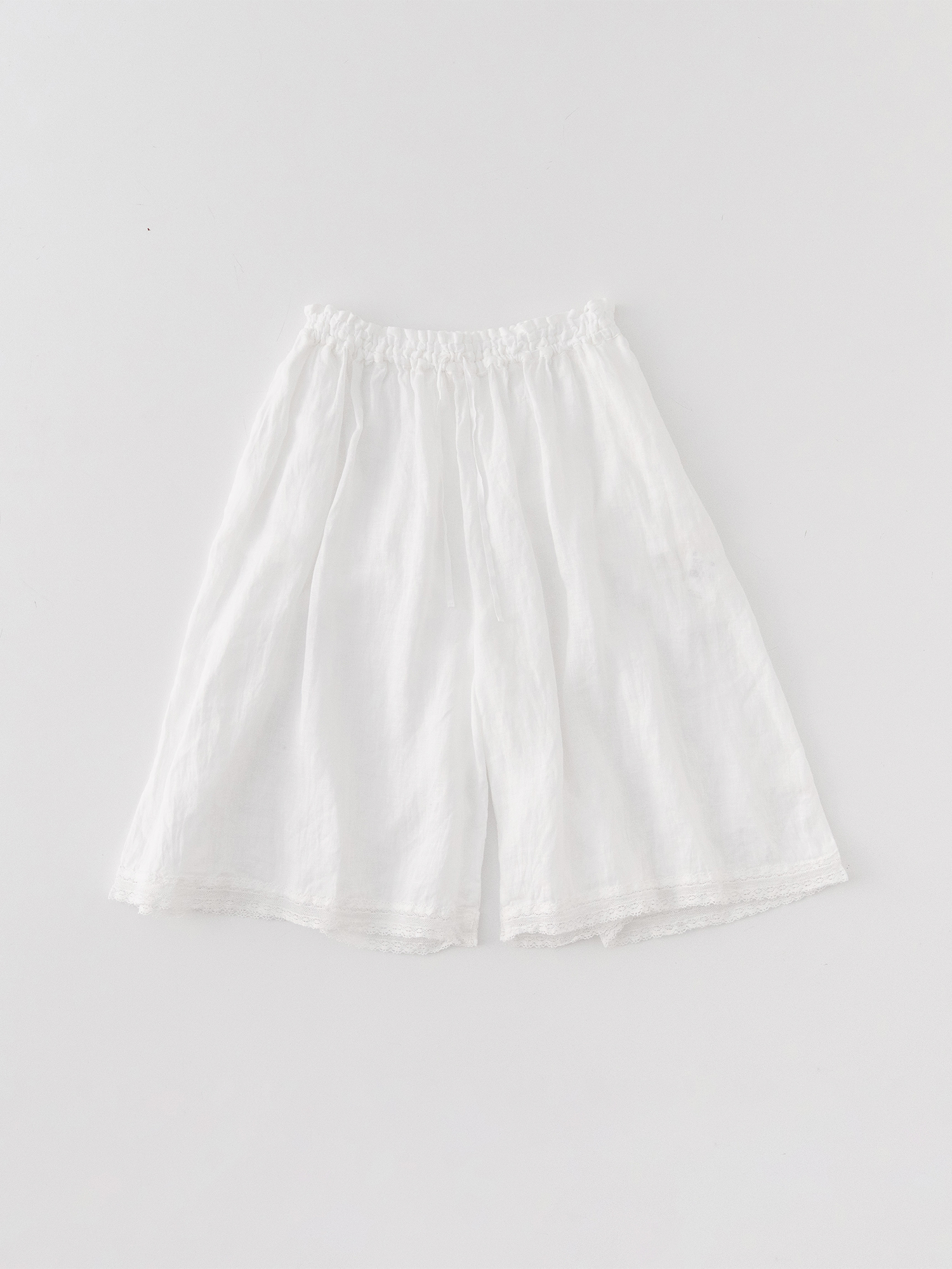 Linen Lace-Trimmed Gathered Pants