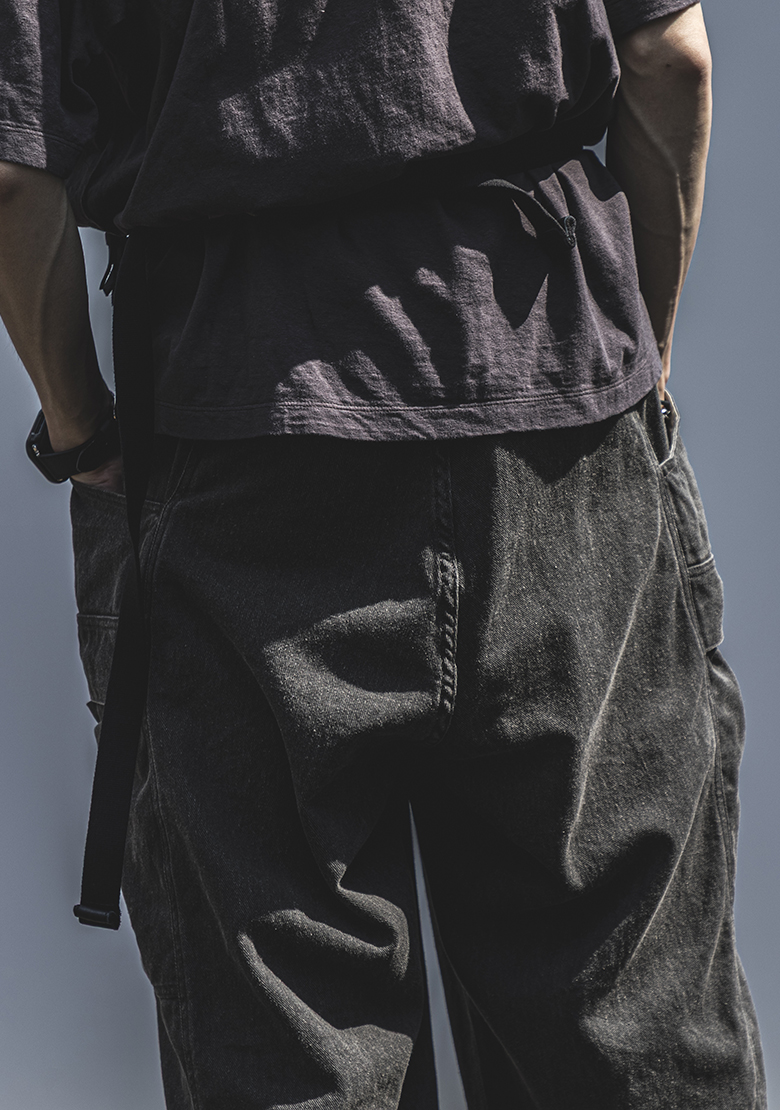 Wool Linen Mélange Stripe Easy Wide Pantsの着用画像