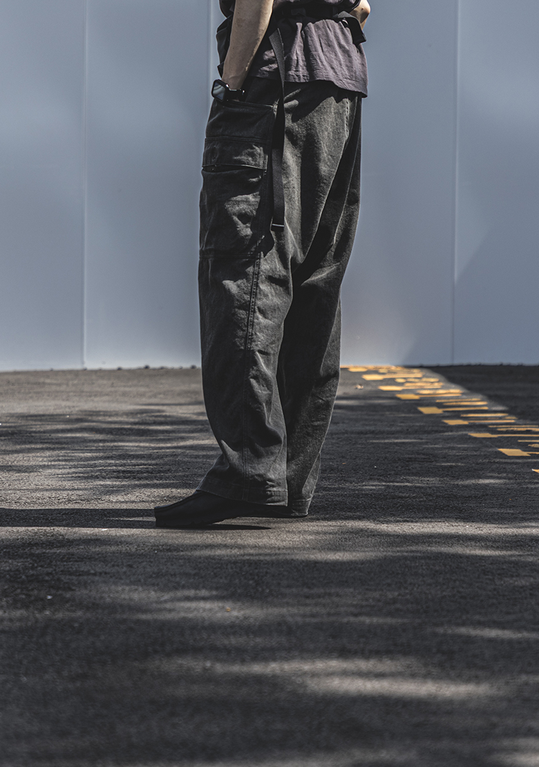 Wool Linen Mélange Stripe Easy Wide Pantsの着用画像