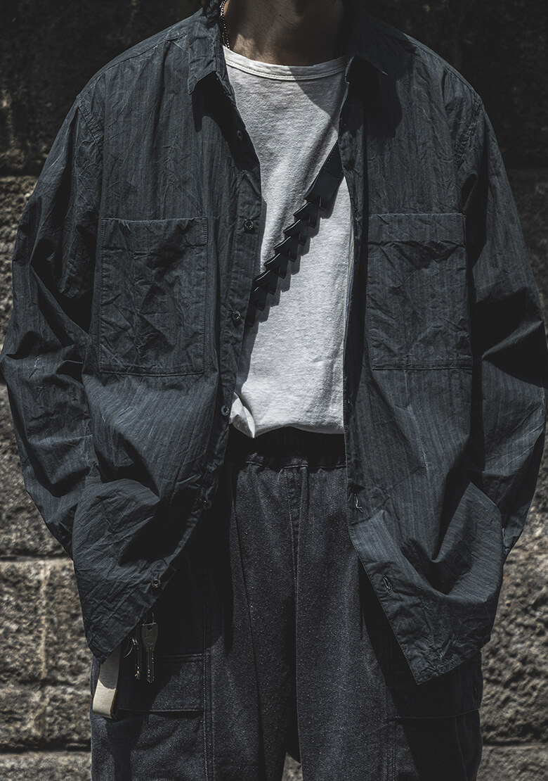 Wool Linen Mélange Stripe Easy Wide Pantsの着用画像