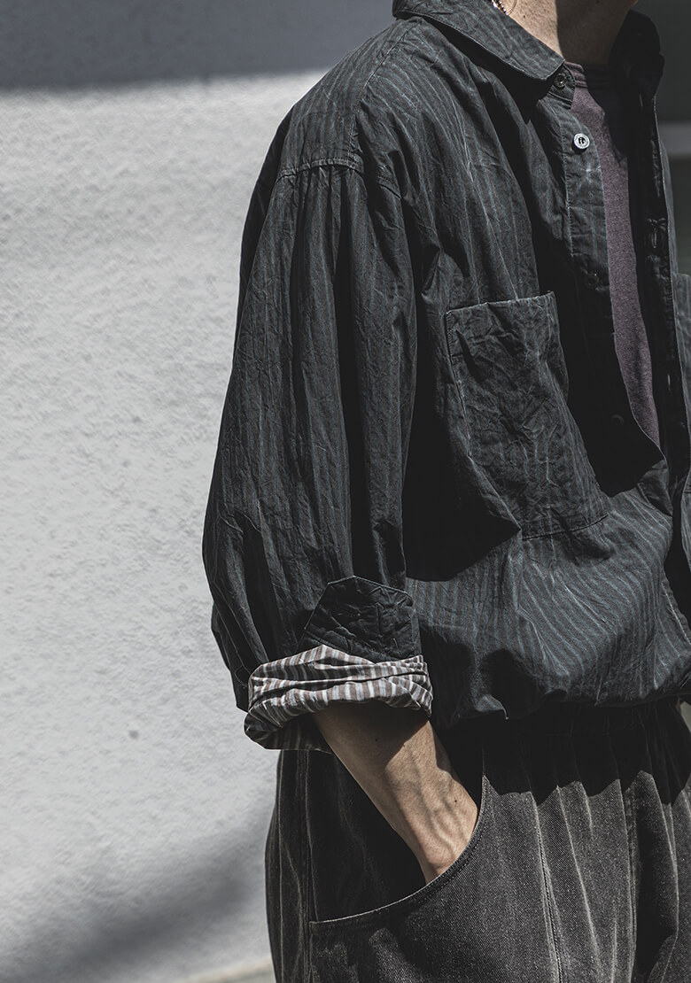 Wool Linen Mélange Stripe Easy Wide Pantsの着用画像