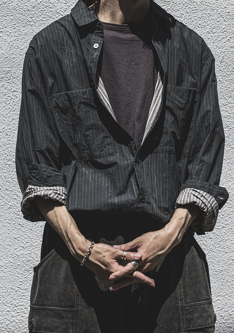 Wool Linen Mélange Stripe Easy Wide Pantsの着用画像