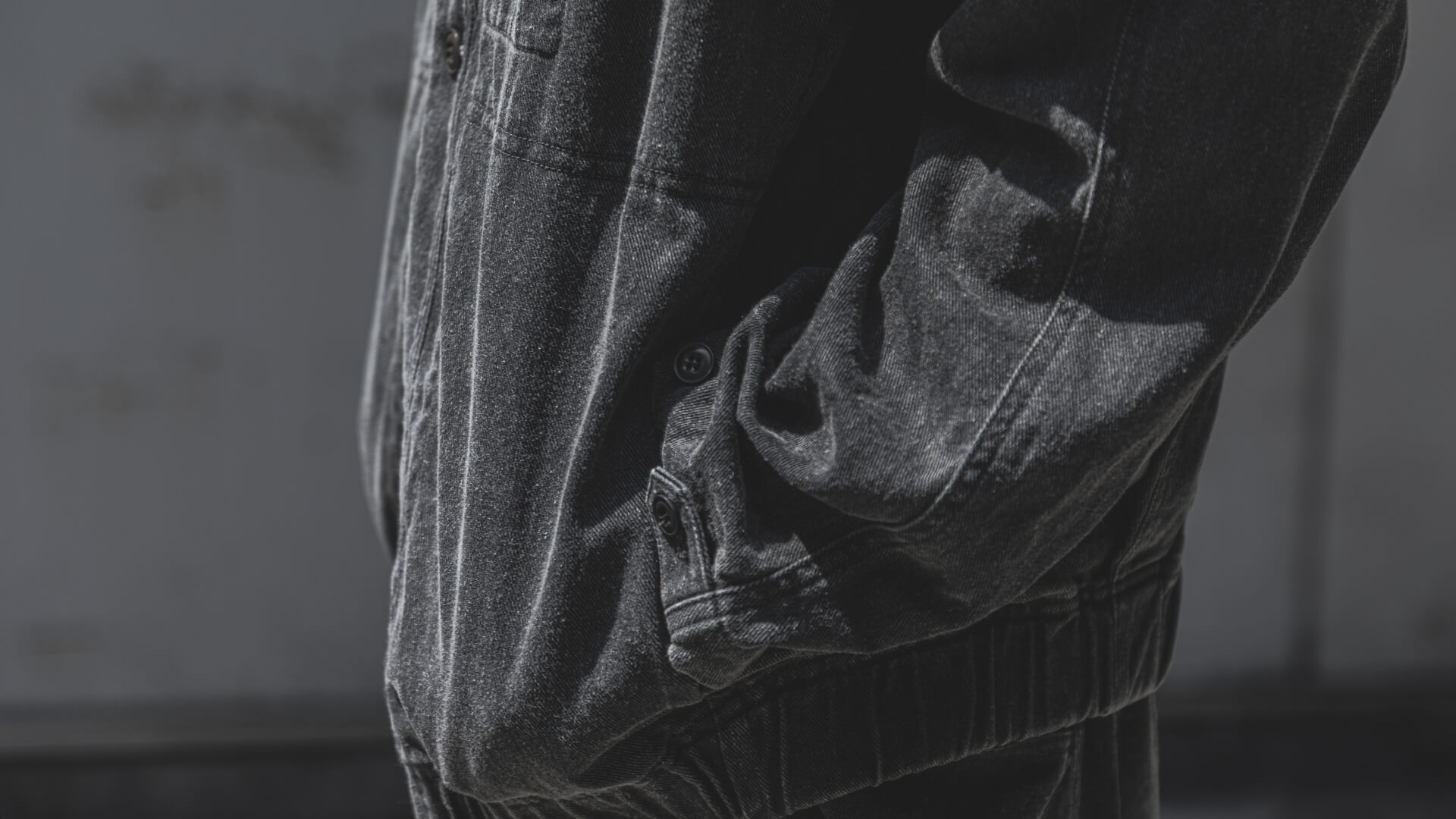 Cotton Linen Pigment-Coate Blousonの着用画像