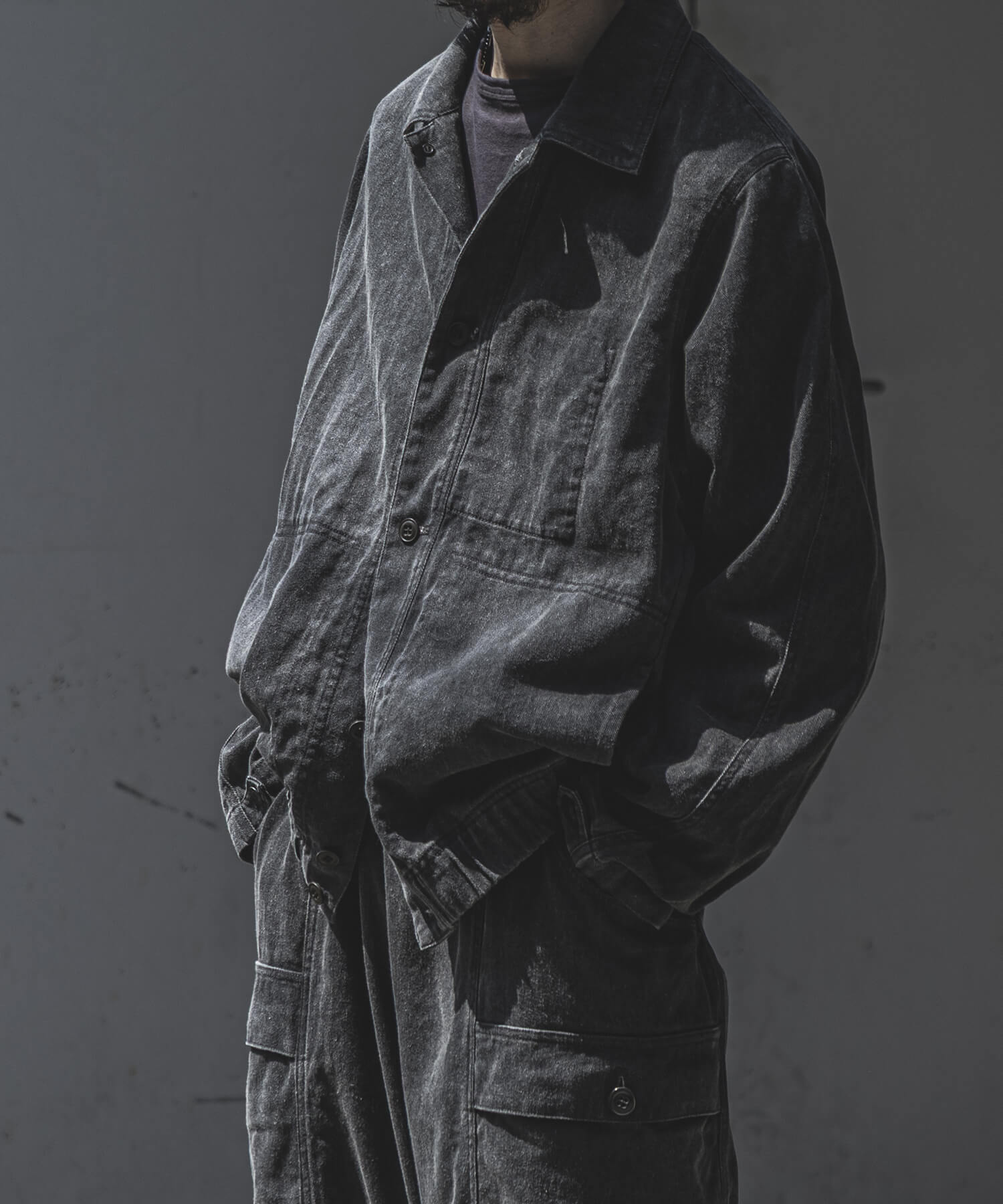 Cotton Linen Pigment-Coate Blousonの着用画像