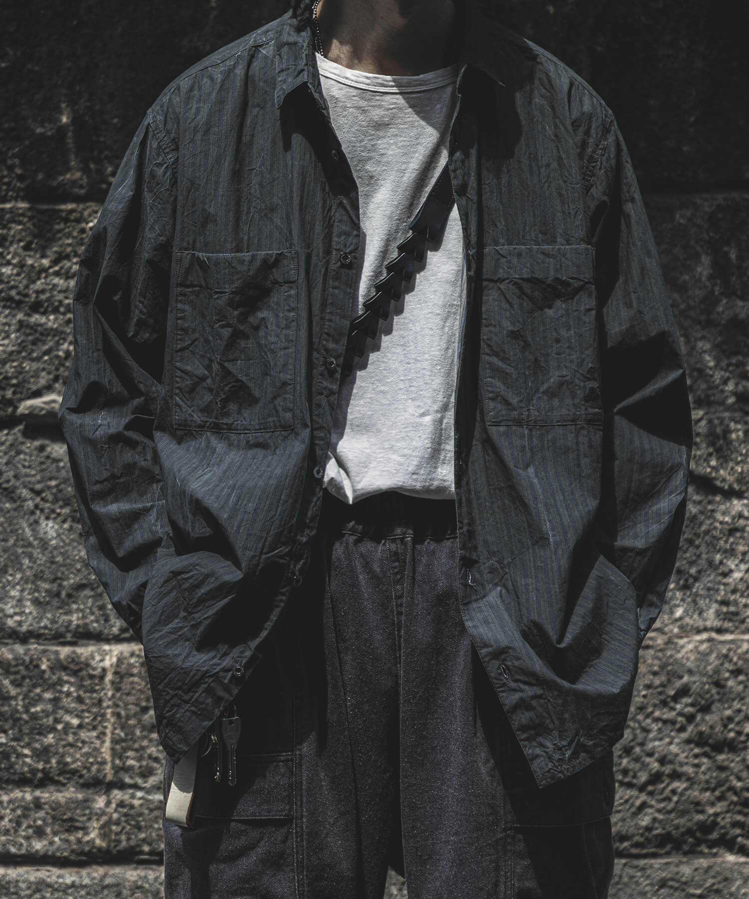 Wool Linen Mélange Stripe Easy Wide Pantsの着用画像
