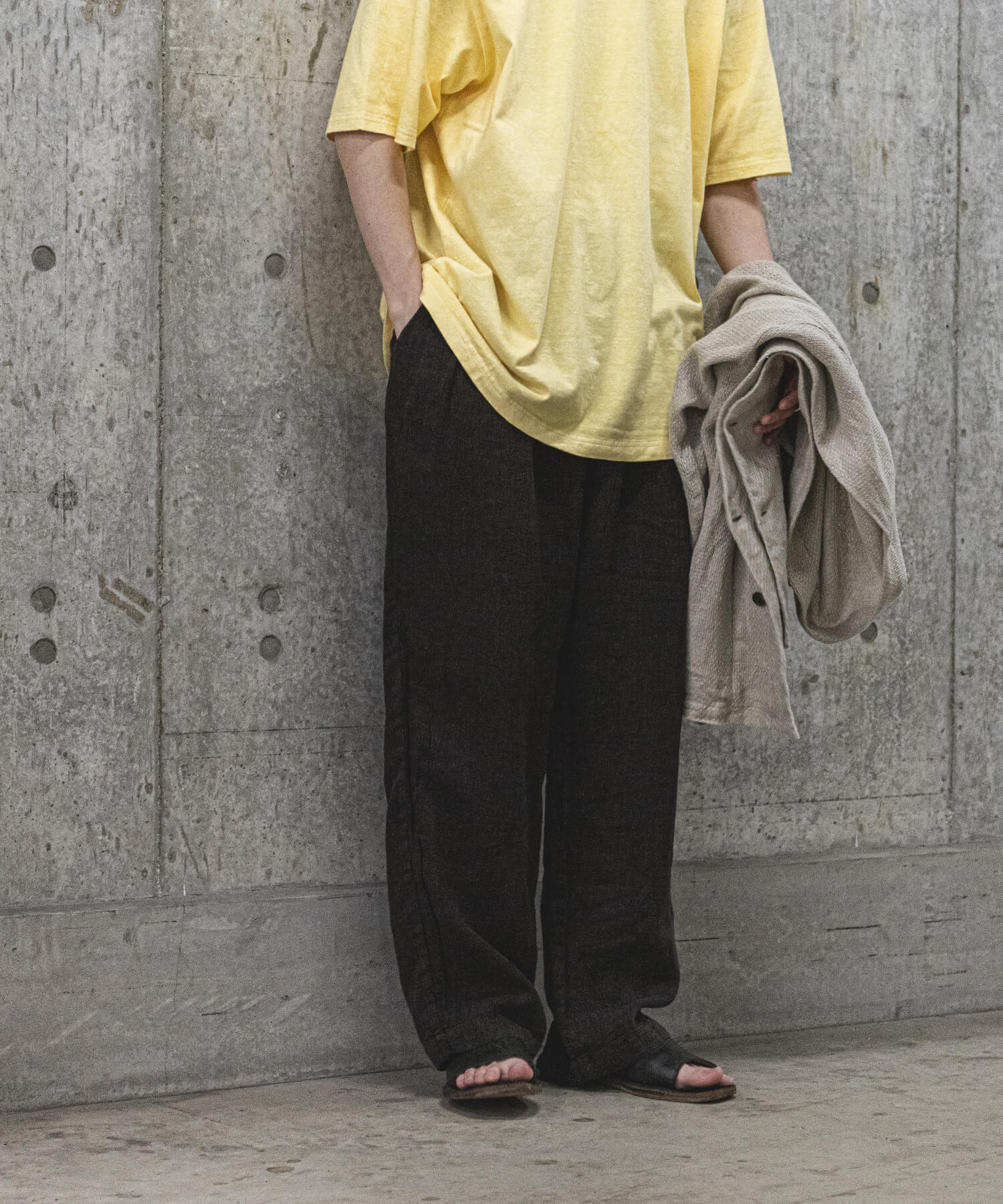 Tシャツのイエロー色の着用画像