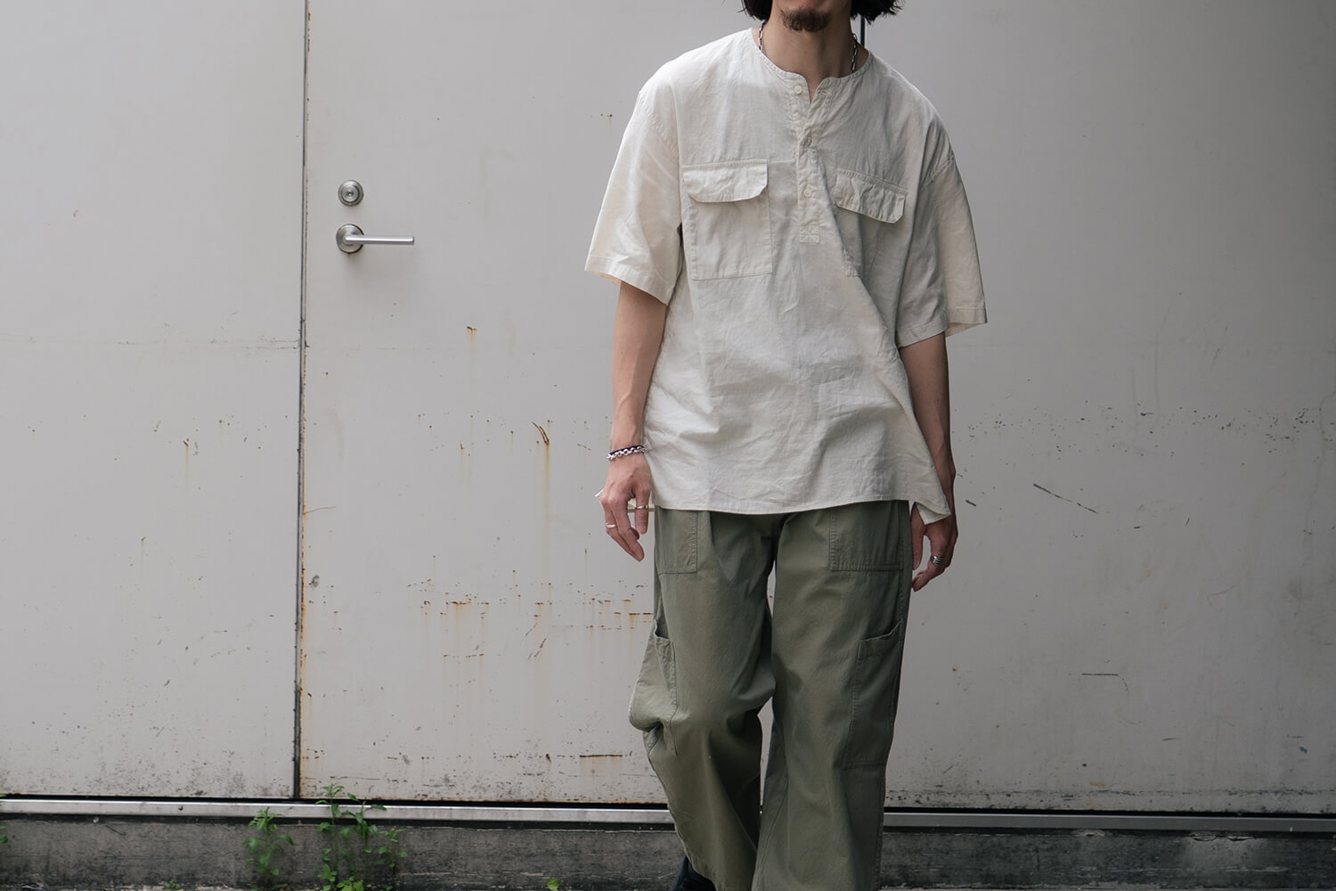 ヘンリーネックシャツ オートミール色