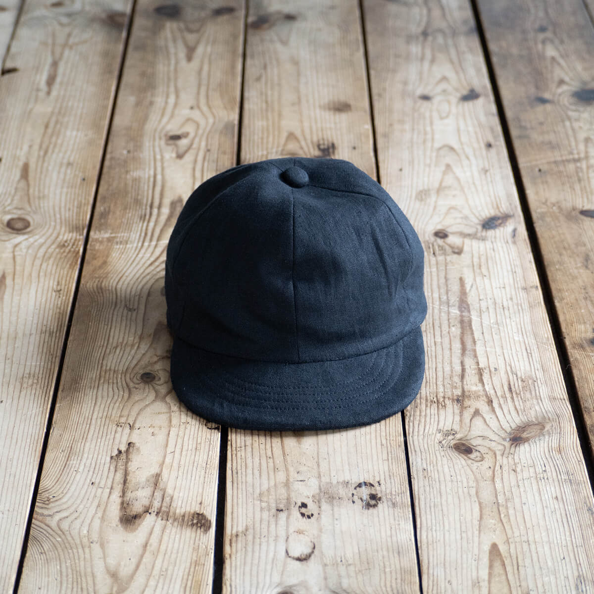 cap black color