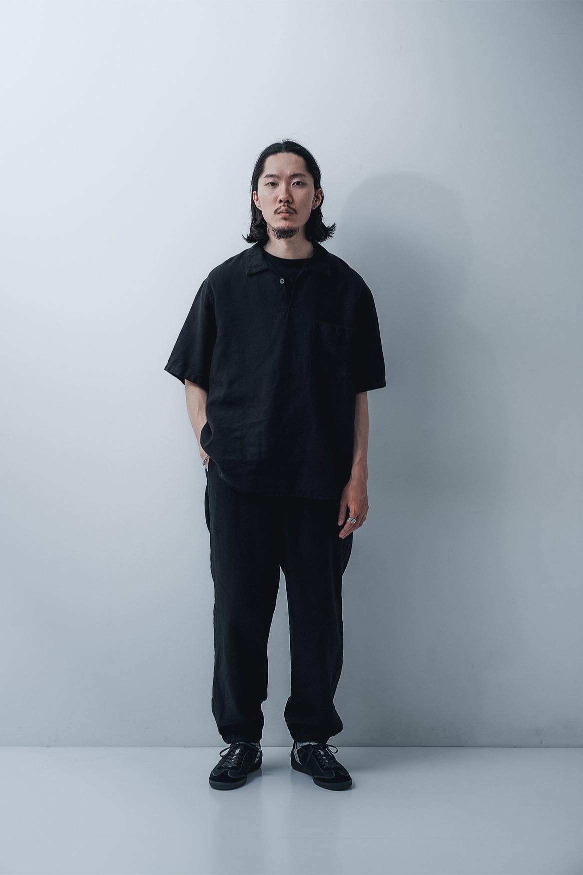 ヘアラインシャツ長袖の着用画像