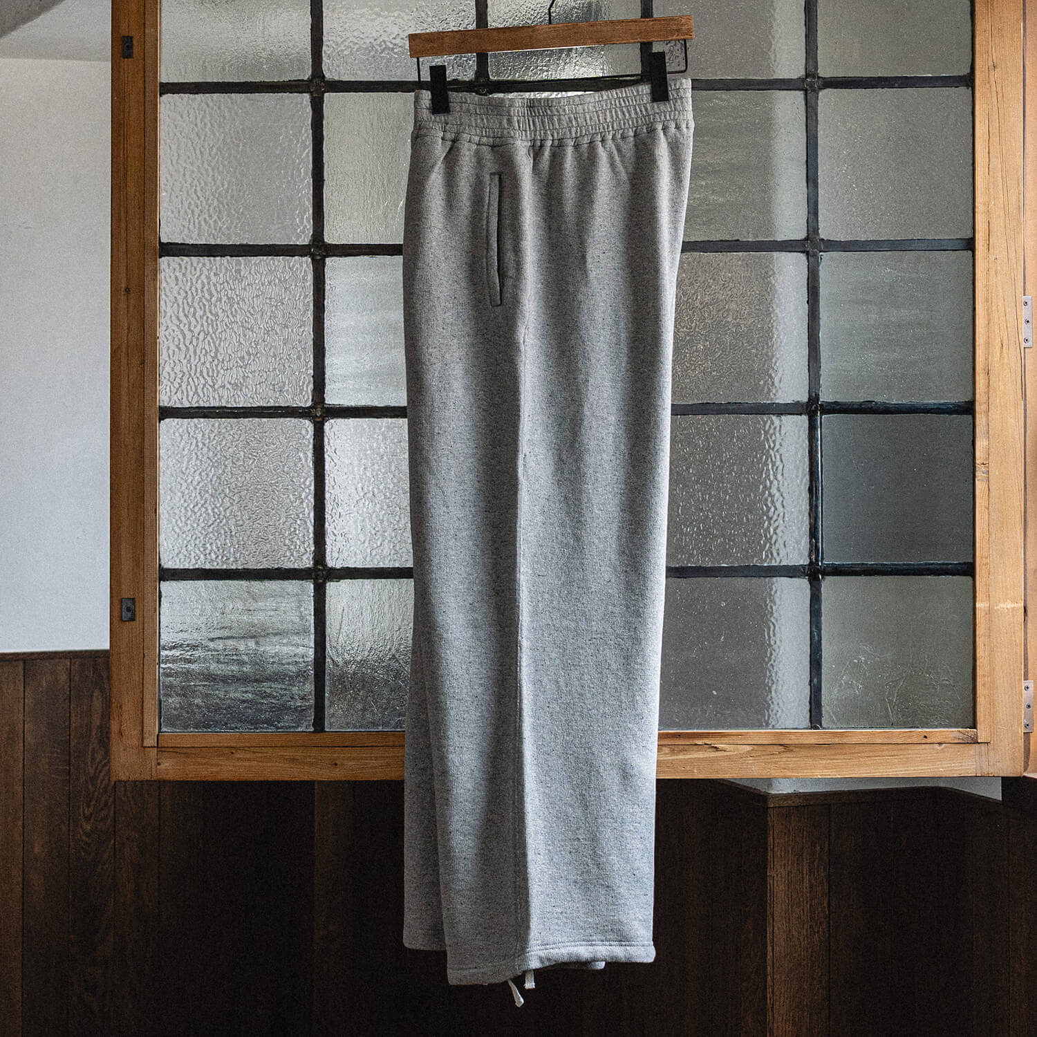 裏毛スウェットパンツのグレー