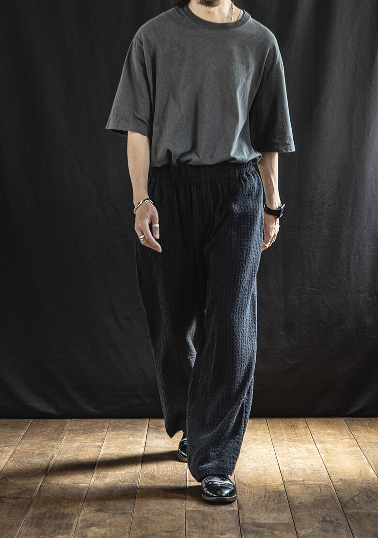 Wool Linen Mélange Stripe Easy Wide Pantsの着用画像