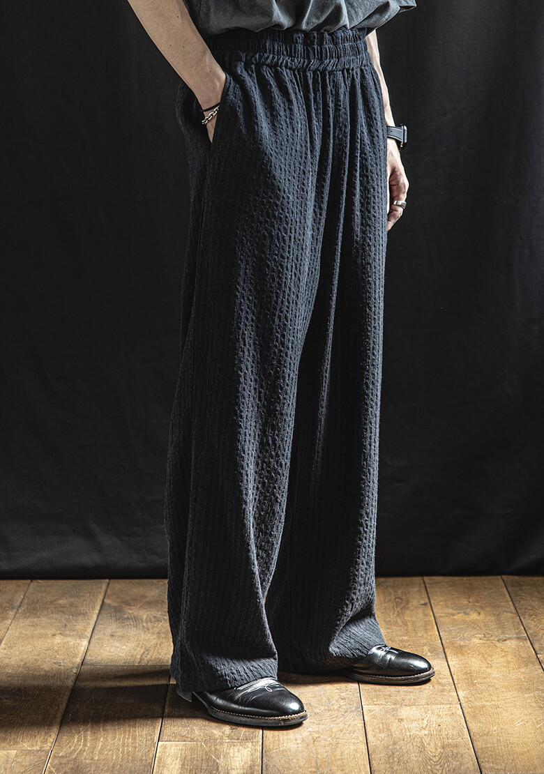 Wool Linen Mélange Stripe Easy Wide Pantsの着用画像