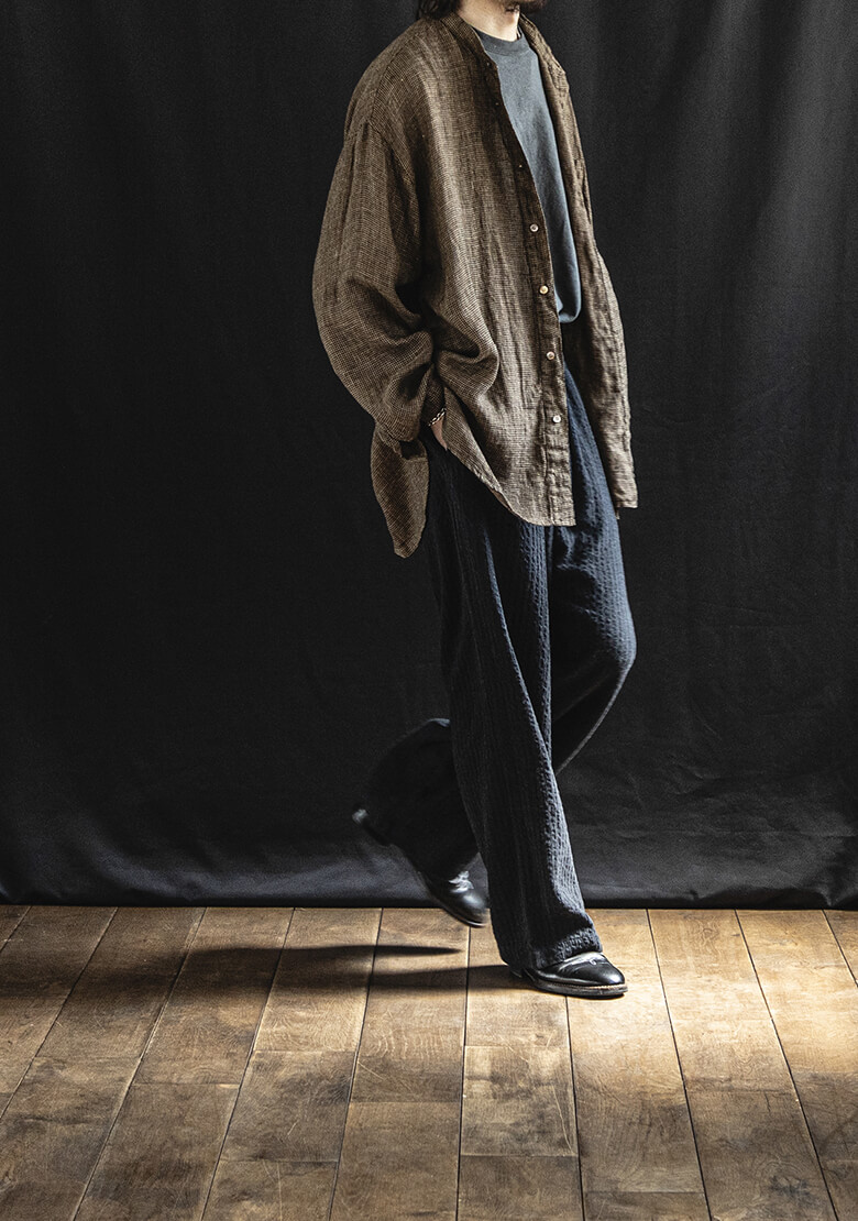 Wool Linen Mélange Stripe Easy Wide Pantsの着用画像