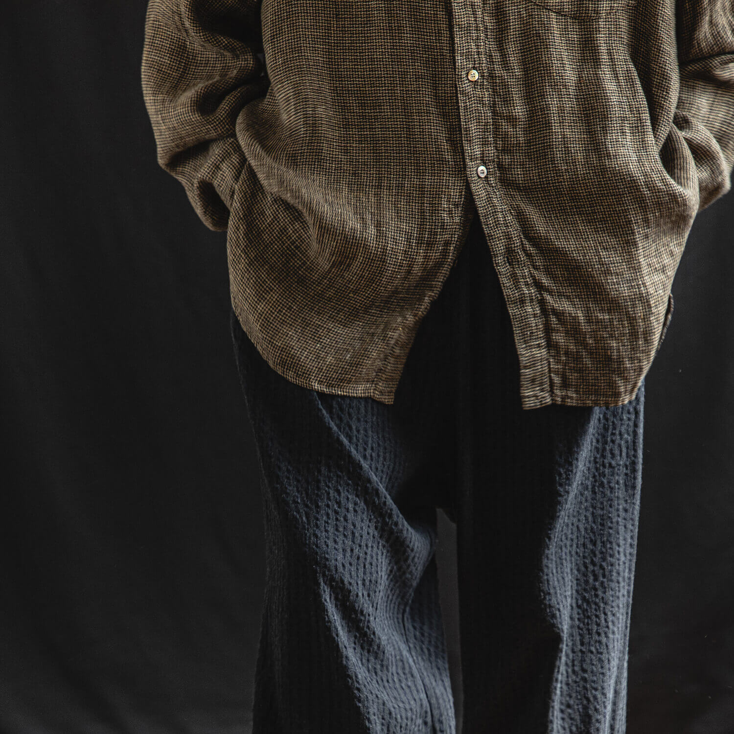 Wool Linen Mélange Stripe Easy Wide Pantsの着用画像