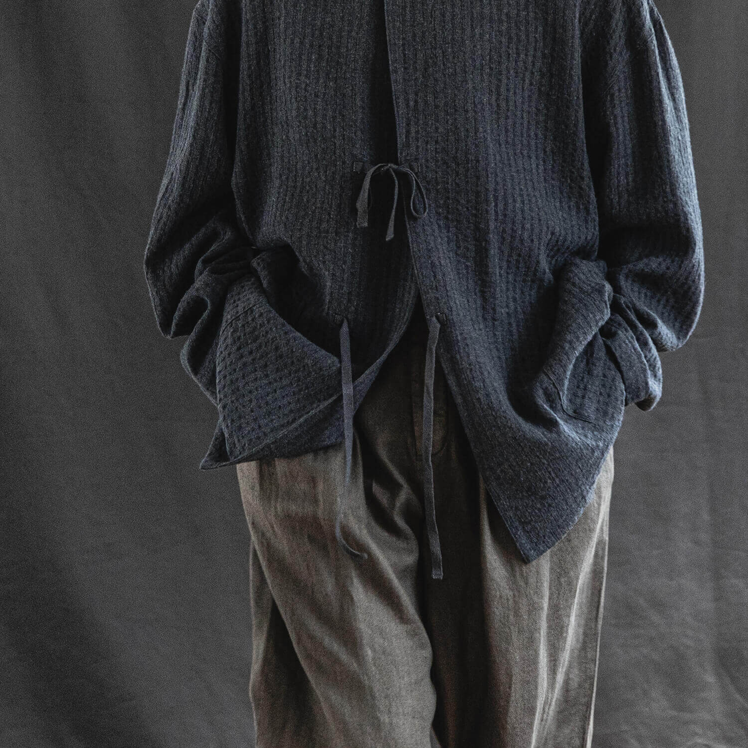 Wool Linen Mélange Stripe Easy Wide Pantsの着用画像