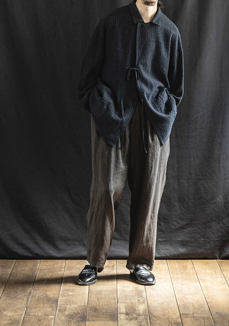 Wool Linen Mélange Stripe Easy Wide Pantsの着用画像