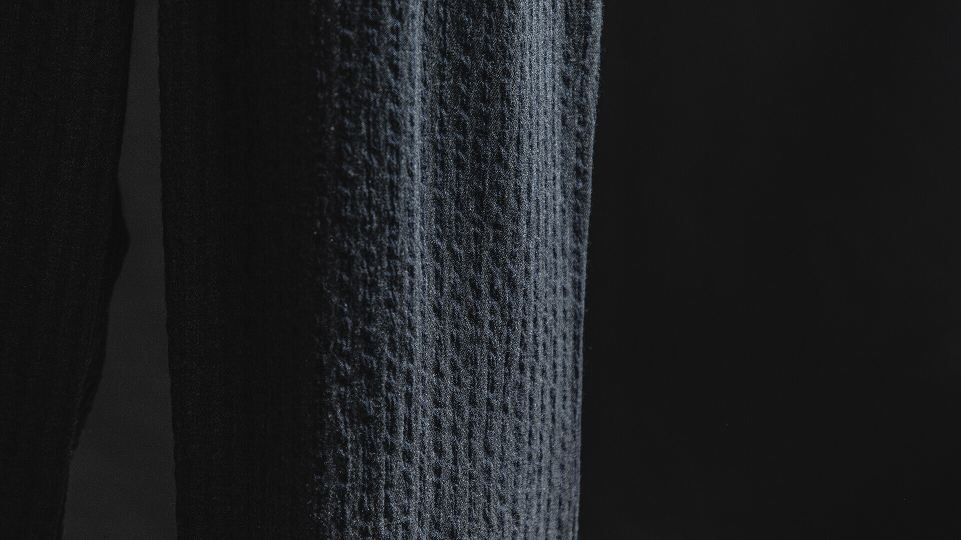 Wool Linen Mélange Stripe Easy Wide Pantsの着用画像