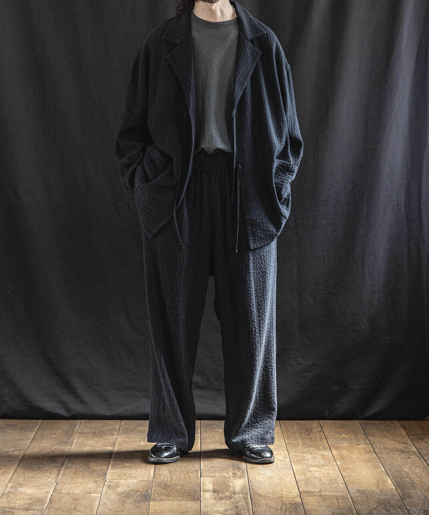 Wool Linen Mélange Stripe Easy Wide Pantsの着用画像