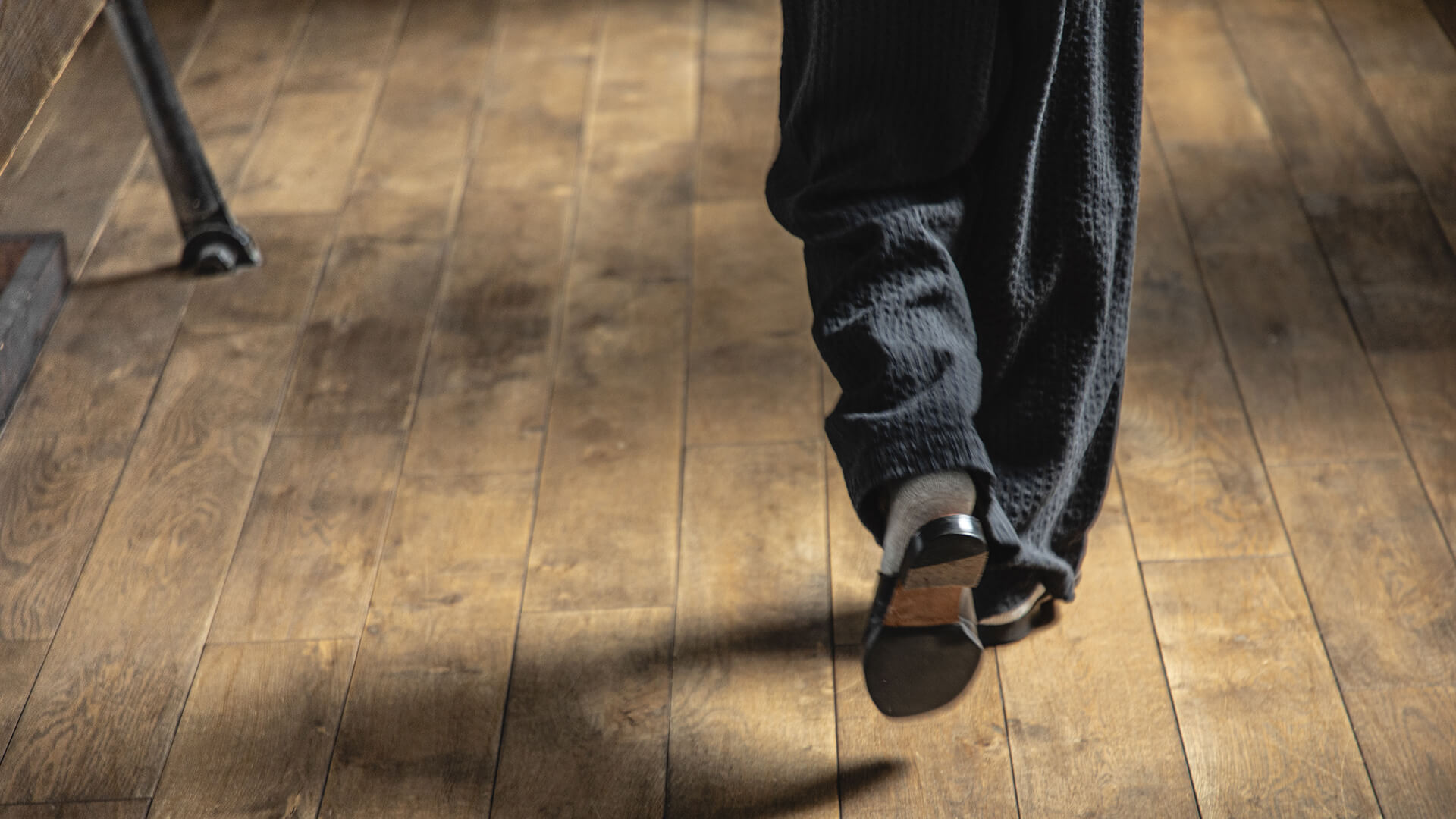 Wool Linen Mélange Stripe Easy Wide Pantsの着用画像