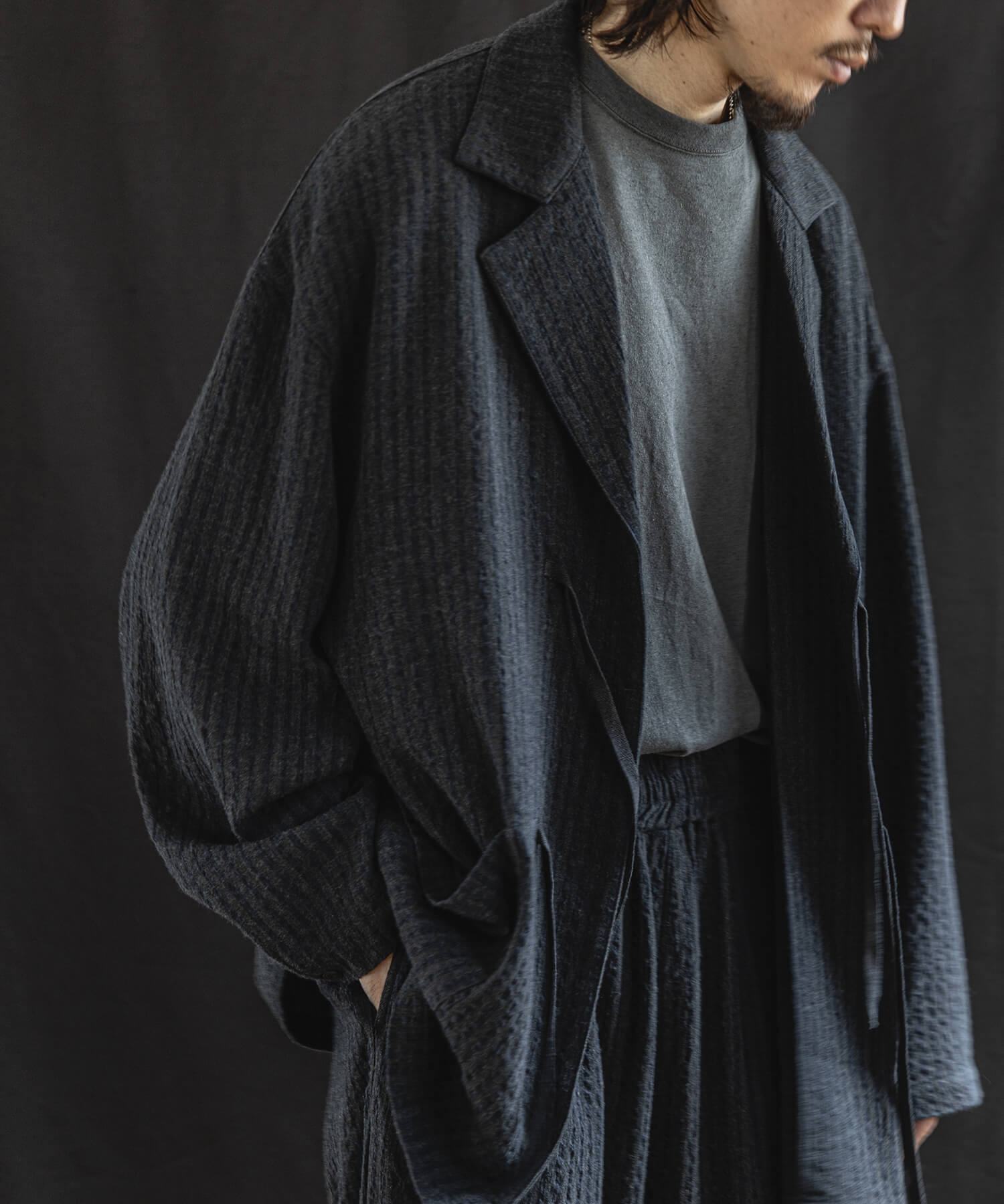 Wool Linen Mélange Stripe Easy Wide Pantsの着用画像