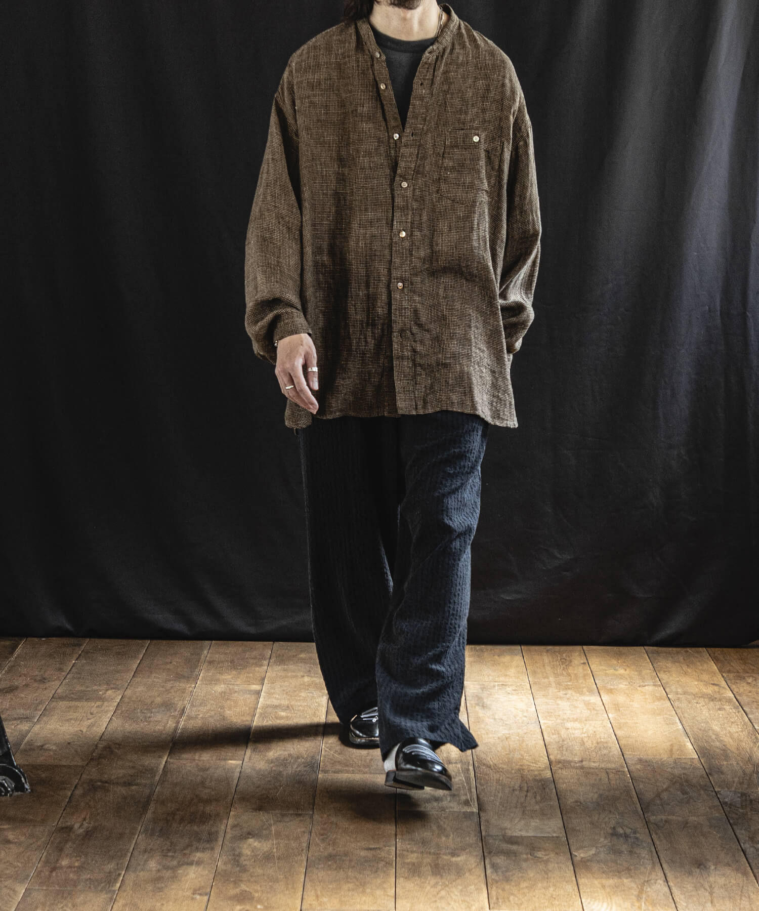 Wool Linen Mélange Stripe Easy Wide Pantsの着用画像