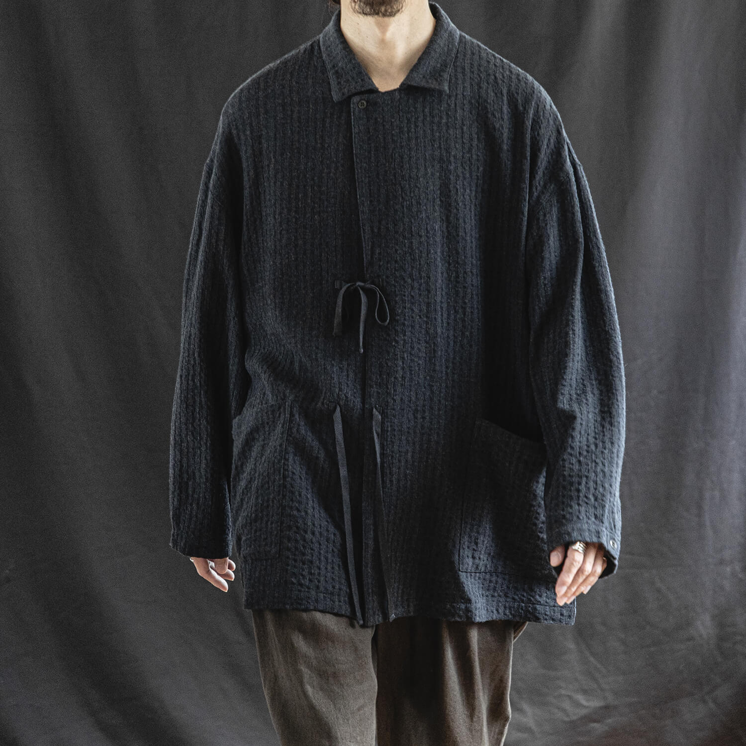 Wool Linen Mélange Stripe Easy Wide Pantsの着用画像