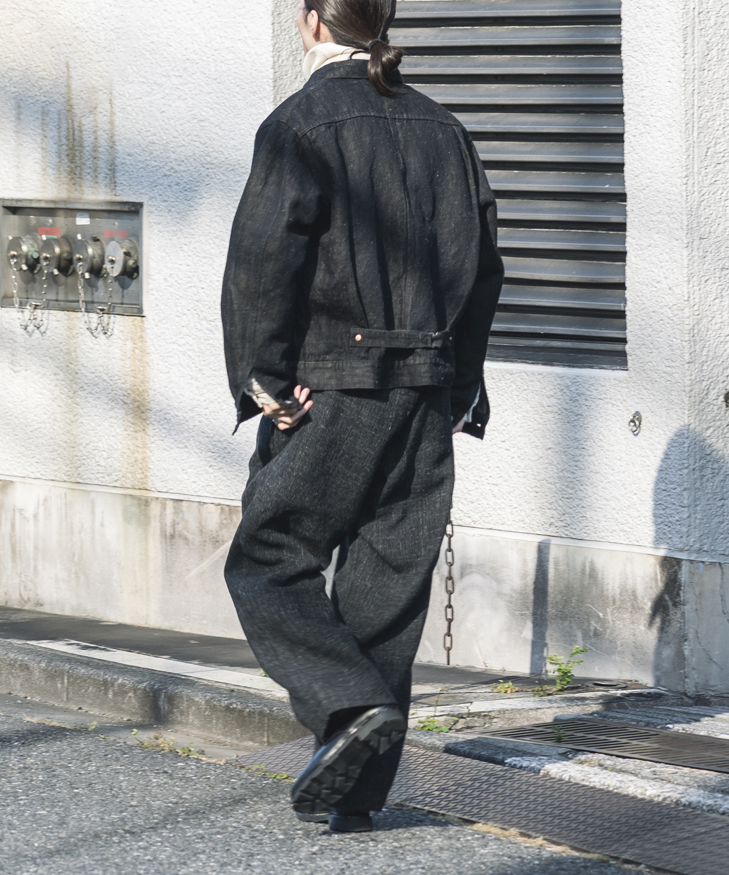 コットンヘンプデニムジャケットの着用画像