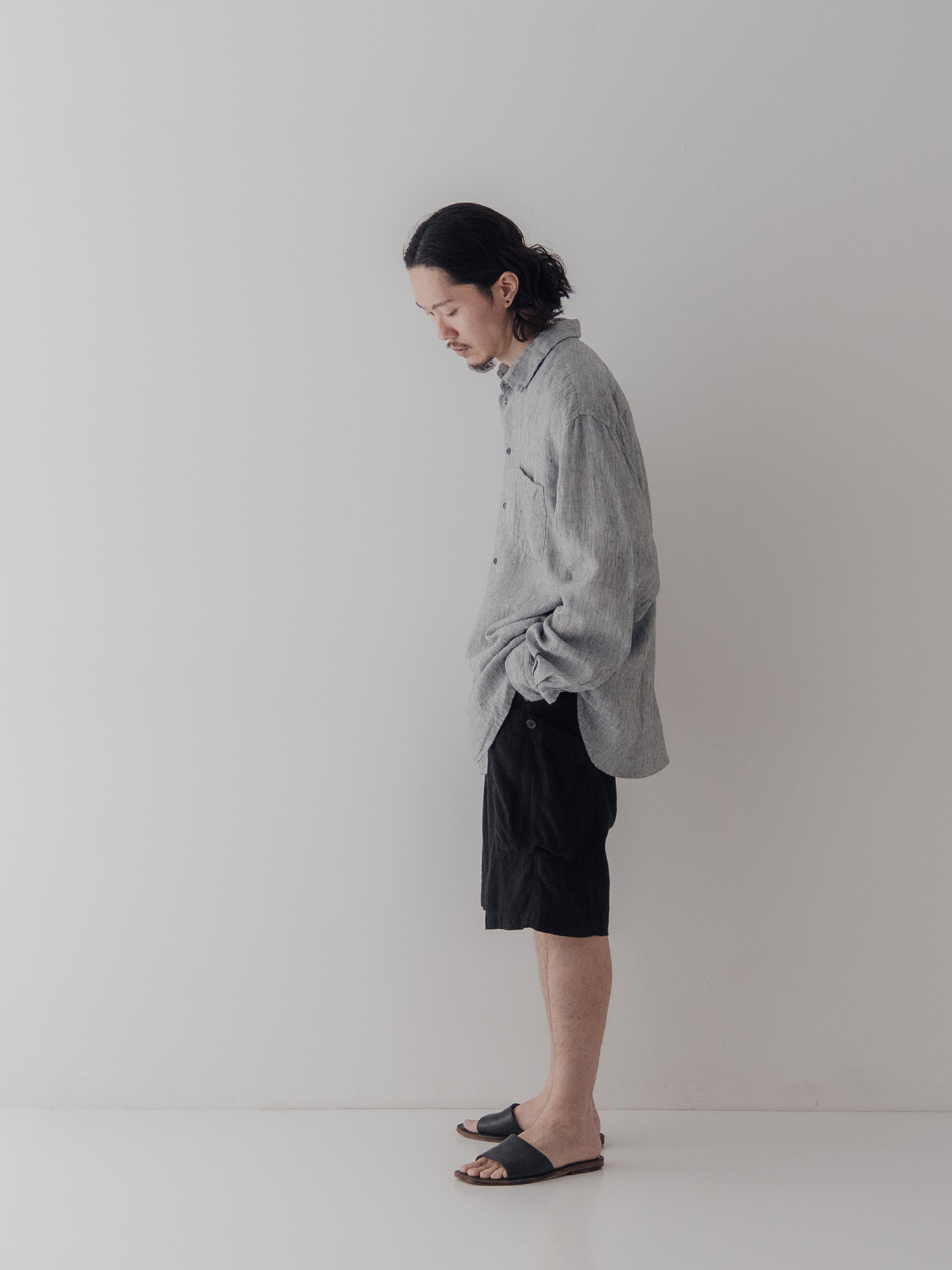 ヘアラインシャツ長袖の着用画像